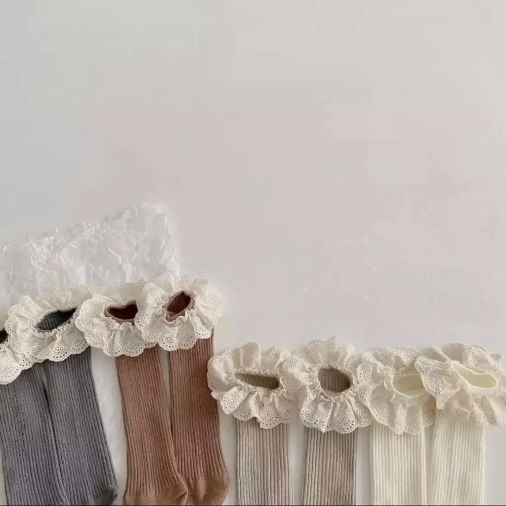 New Five! pair of frilly, lace topped cotton girl’s socks 1-4 years